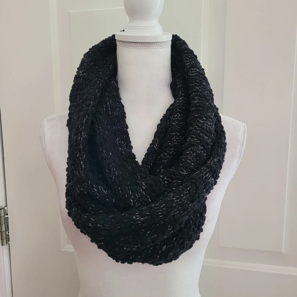 NWT Calvin Klein Black Metallic Infinity Scarf